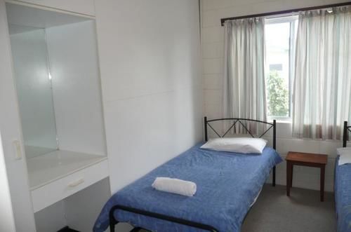 Ocean Breeze Apartments Bowen Bagian luar foto
