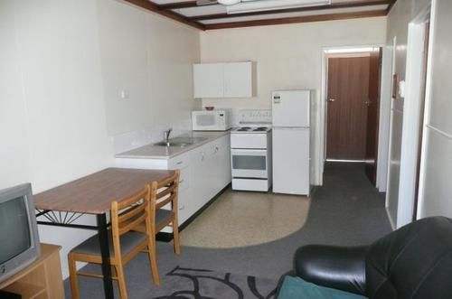 Ocean Breeze Apartments Bowen Bagian luar foto