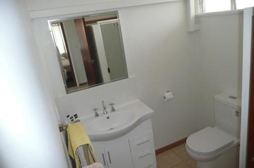 Ocean Breeze Apartments Bowen Bagian luar foto